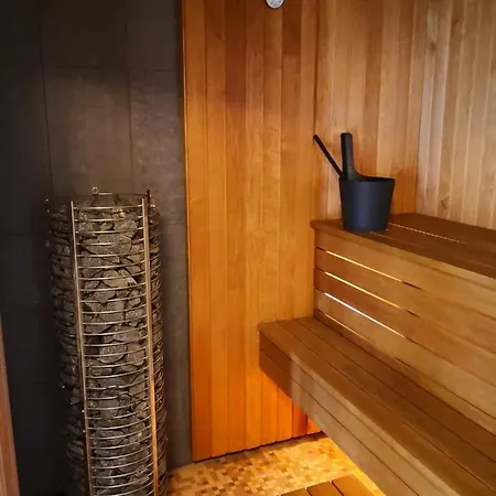 Lovely House With Terrace And Sauna! Ταλίν