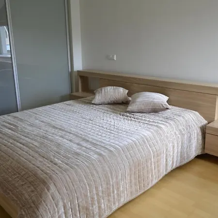 Lovely House With Terrace And Sauna! בית נופש טאלין